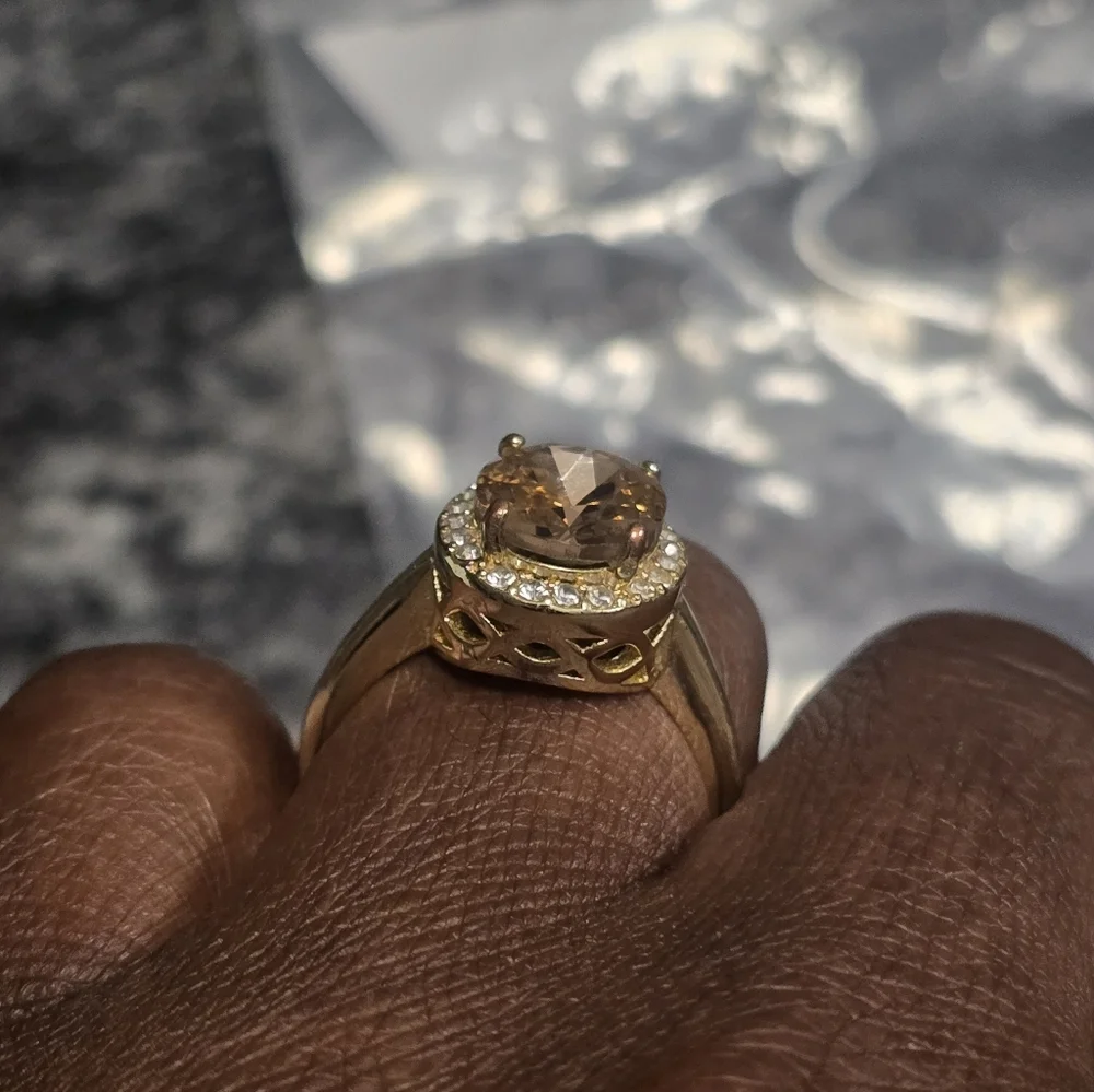 INC INTERNATIONAL SILVER OVAL CHAMPAGNE GEMSTONE COCKTAIL RING SZ 9 WOMEN